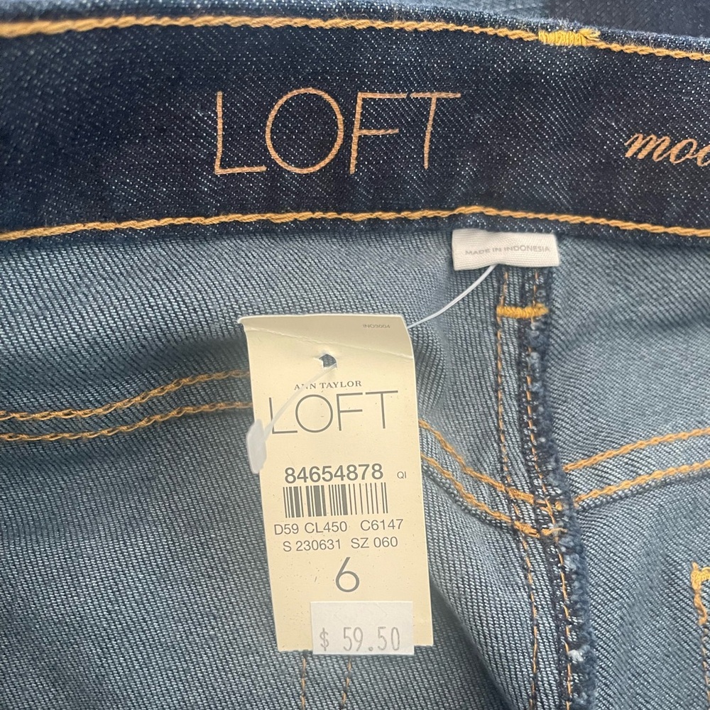 Loft Jeans. - Picture 4 of 10